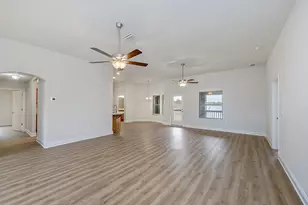 2107 Queen St, Crestview, FL 32536 - Photo 9
