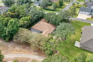7060 Summit Dr, Navarre, FL 32566 - Photo 17
