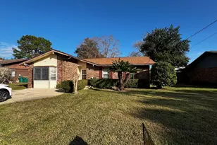 76 Catamaran Ln, Shalimar, FL 32579 - Photo 1
