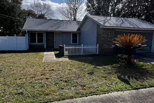 106 Pinehaven Dr, Mary Esther, FL 32569 - Photo 11