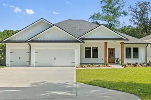 1720 25th Street St, Niceville, FL 32578 - Photo 1