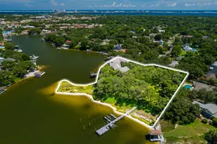 204 Laura Ln, Gulf Breeze, FL 32561 - Photo 99