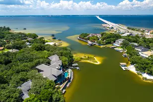 204 Laura Ln, Gulf Breeze, FL 32561 - Photo 105