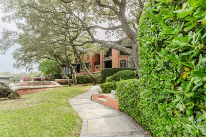 204 Laura Lane, Gulf Breeze, FL 32561 - Photo 79