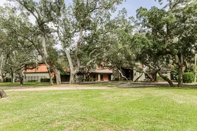 204 Laura Lane, Gulf Breeze, FL 32561 - Photo 97