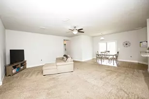 415 Scooter Cv, Crestview, FL 32539 - Photo 5