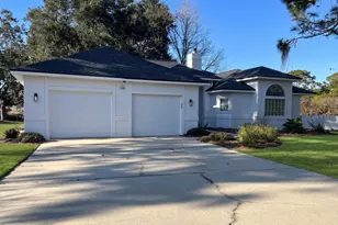 1005 Shalimar Point Dr, Shalimar, FL 32579 - Photo 1