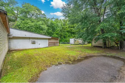 836 Palmer Drive, Caryville, FL 32427 - Photo 11