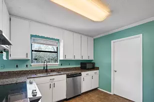 1000 Quail Hollow Dr, Mary Esther, FL 32569 - Photo 13