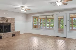 991 Pinewood Dr, Defuniak Springs, FL 32433 - Photo 17