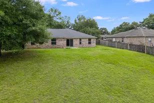 48 S Pleasant Dr, Defuniak Springs, FL 32435 - Photo 5