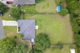 48 S Pleasant Dr, Defuniak Springs, FL 32435 - Photo 7