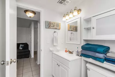 209 W Miracle Strip Parkway #APT D103, Mary Esther, FL 32569 - Photo 19