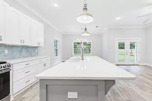 1470 Cypress St, Niceville, FL 32578 - Photo 17