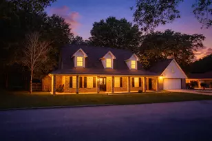 329 Skyline Cir, Crestview, FL 32539 - Photo 1