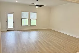 2745 Louis Cir, Crestview, FL 32536 - Photo 5