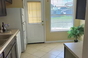 308 NW Victoria Ave, Fort Walton Beach, FL 32548 - Photo 7