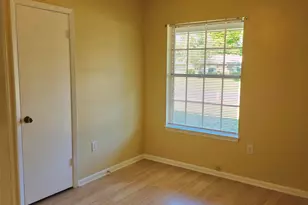 308 NW Victoria Ave, Fort Walton Beach, FL 32548 - Photo 9