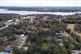 215 Davis Dr, Niceville, FL 32578 - Photo 25