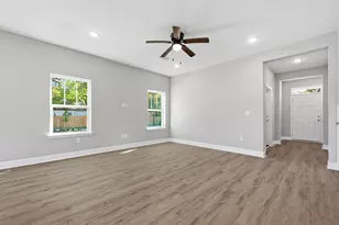 935 Kenzie Ln, Fort Walton Beach, FL 32547 - Photo 9