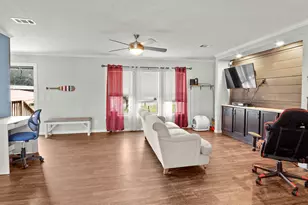 834 Paradise Island Dr, Defuniak Springs, FL 32433 - Photo 9