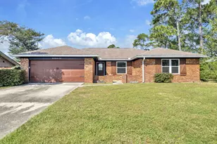2005 Plumosa Palm Dr, Niceville, FL 32578 - Photo 1
