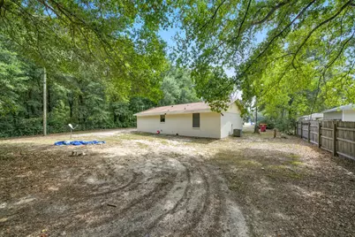 102 Grimes Avenue, Crestview, FL 32536 - Photo 15