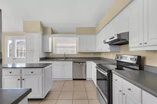 880 Brande Ct, Shalimar, FL 32579 - Photo 13