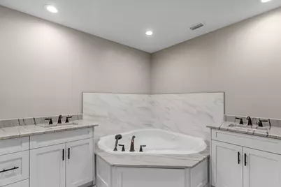 343 Oaklake Lane, Niceville, FL 32578 - Photo 19