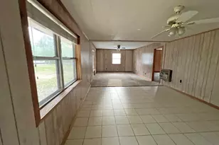 62 Bayview Dr, Paxton, FL 32567 - Photo 3