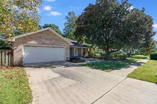 54 Hillcrest Dr, Shalimar, FL 32579 - Photo 1