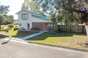 176 Bourbon St, Freeport, FL 32439 - Photo 5