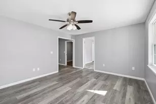410 NW Nw Oakland Circle Circle, Fort Walton Beach, FL 32548 - Photo 3