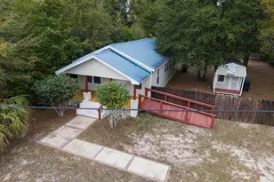 120 N Davis Ln, Defuniak Springs, FL 32433 - Photo 1