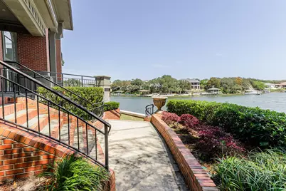 204 Laura Lane, Gulf Breeze, FL 32561 - Photo 19