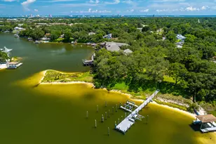 204 Laura Ln, Gulf Breeze, FL 32561 - Photo 65