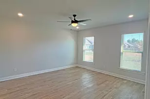 303 E Tweet St, Freeport, FL 32439 - Photo 11