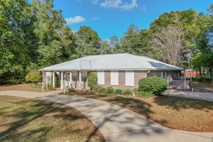 314 Lakeview Dr, Defuniak Springs, FL 32433 - Photo 1