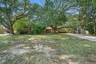 655 NE Merioneth Dr, Fort Walton Beach, FL 32547 - Photo 3