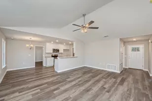 6013 Emmy Lynn Ln, Crestview, FL 32539 - Photo 3