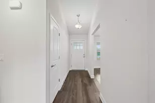 2045 Broad St, Crestview, FL 32536 - Photo 5