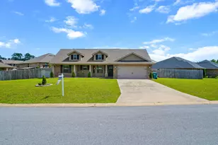 2045 Broad St, Crestview, FL 32536 - Photo 1