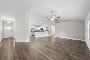 2045 Broad St, Crestview, FL 32536 - Photo 9