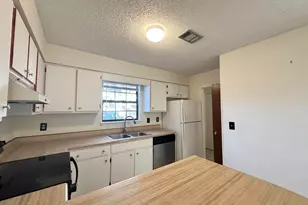 223 Oxford Ct, Mary Esther, FL 32569 - Photo 5