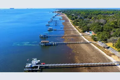 1469 E Shores Boulevard, Gulf Breeze, FL 32563 - Photo 55
