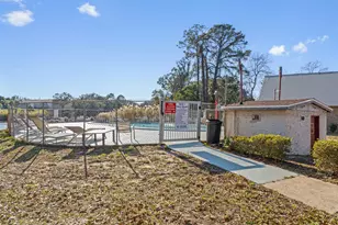 210 Pelham Rd, Fort Walton Beach, FL 32547 - Photo 3