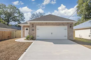 751 E Chestnut East Ave, Crestview, FL 32536 - Photo 1