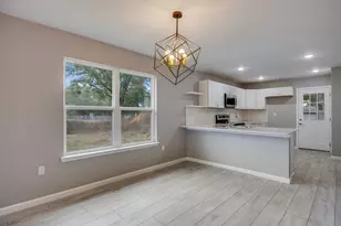 749 Amos St, Crestview, FL 32539 - Photo 5