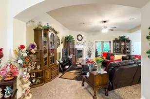 223 Paradise Palm Cir, Crestview, FL 32536 - Photo 5