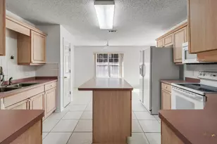 2095 Jessica Way, Navarre, FL 32566 - Photo 9